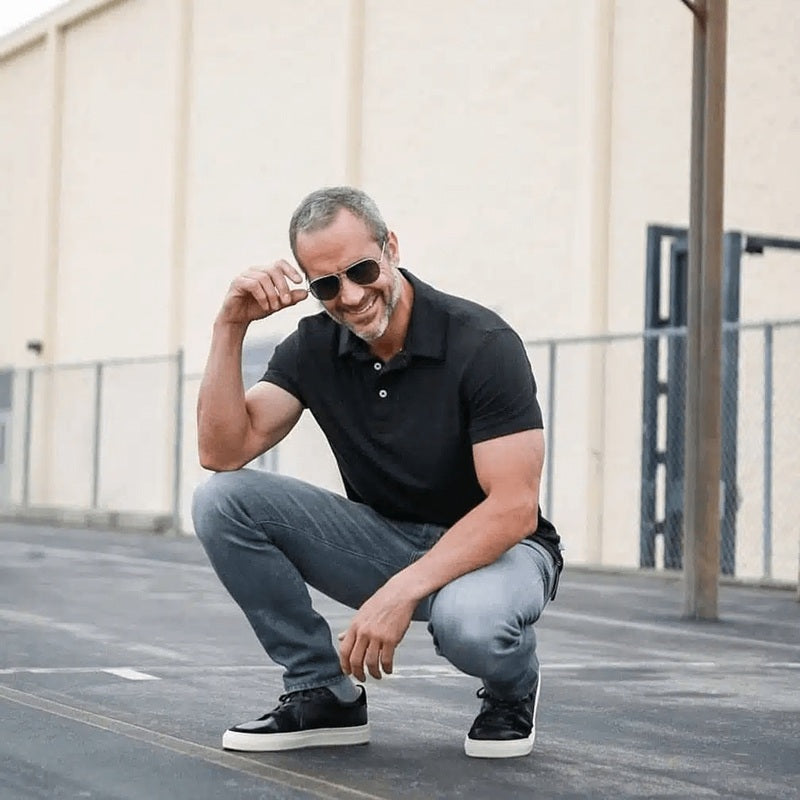 Relaxed Summer Casual: Black Polo and Grey Jeans Relaxed Summer Casual: Black Polo and Grey Jeans — Outfits for Men Over 40