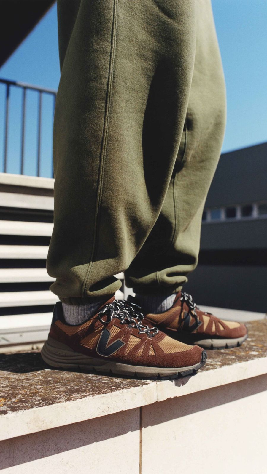 Outdoor Ready: Veja Hiking Sneakers with Sweatpants — Veja Outfits