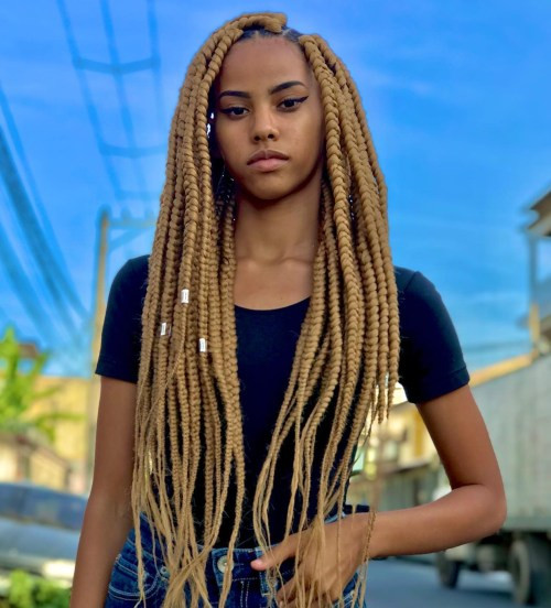 Mid-Back Honey Blonde Box Braids With Beads Mid-Back Honey Blonde Box Braids With Beads — Honey Blonde Braids