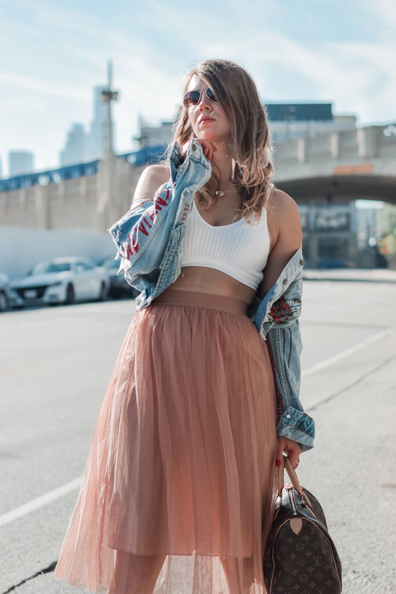 Casual Everyday: Peach Tulle Skirt with a Denim Jacket — Tulle Skirt Outfits
