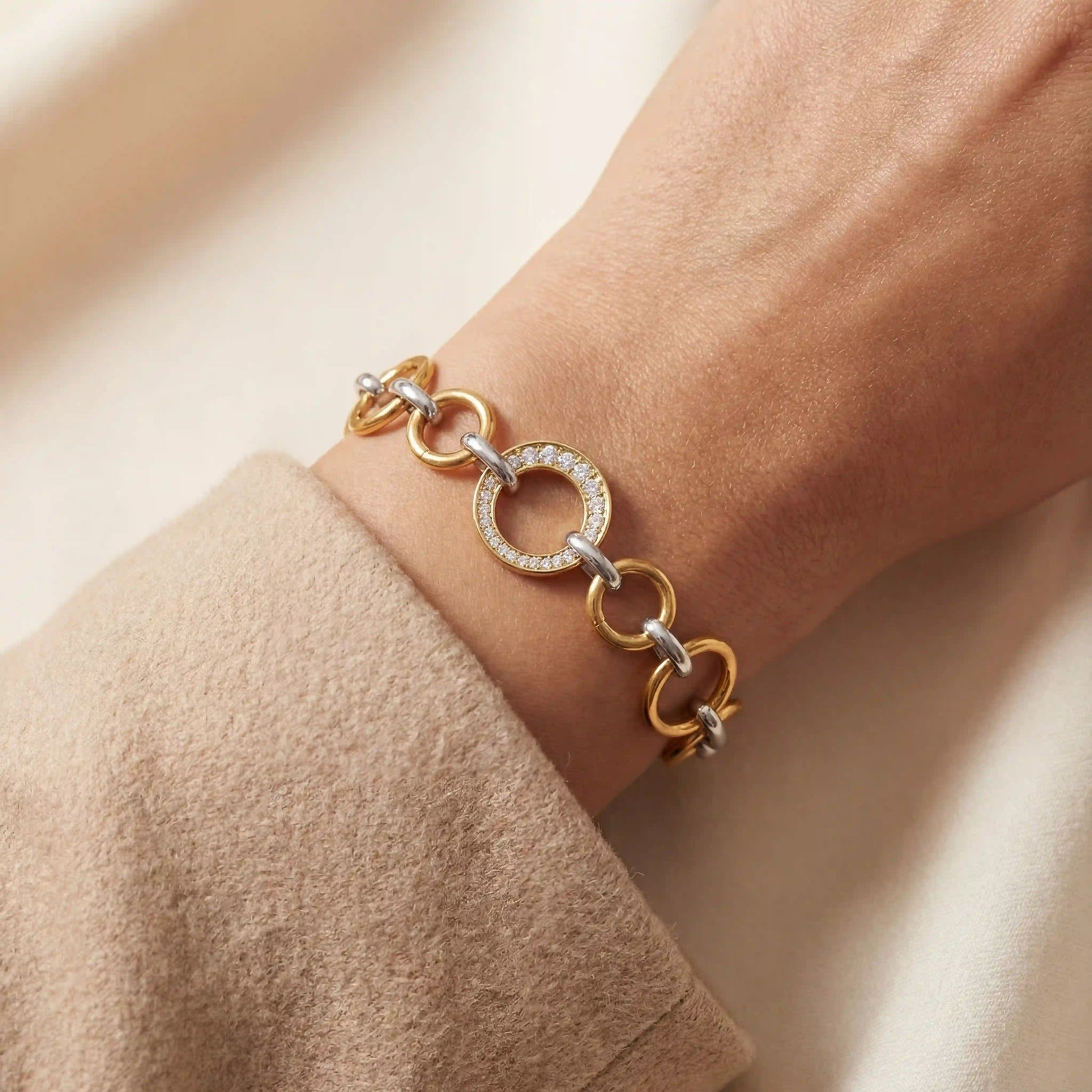 Interlocking Link Mixed Metal Bracelet Interlocking Link Mixed Metal Bracelet — Mixed Metal Jewelry