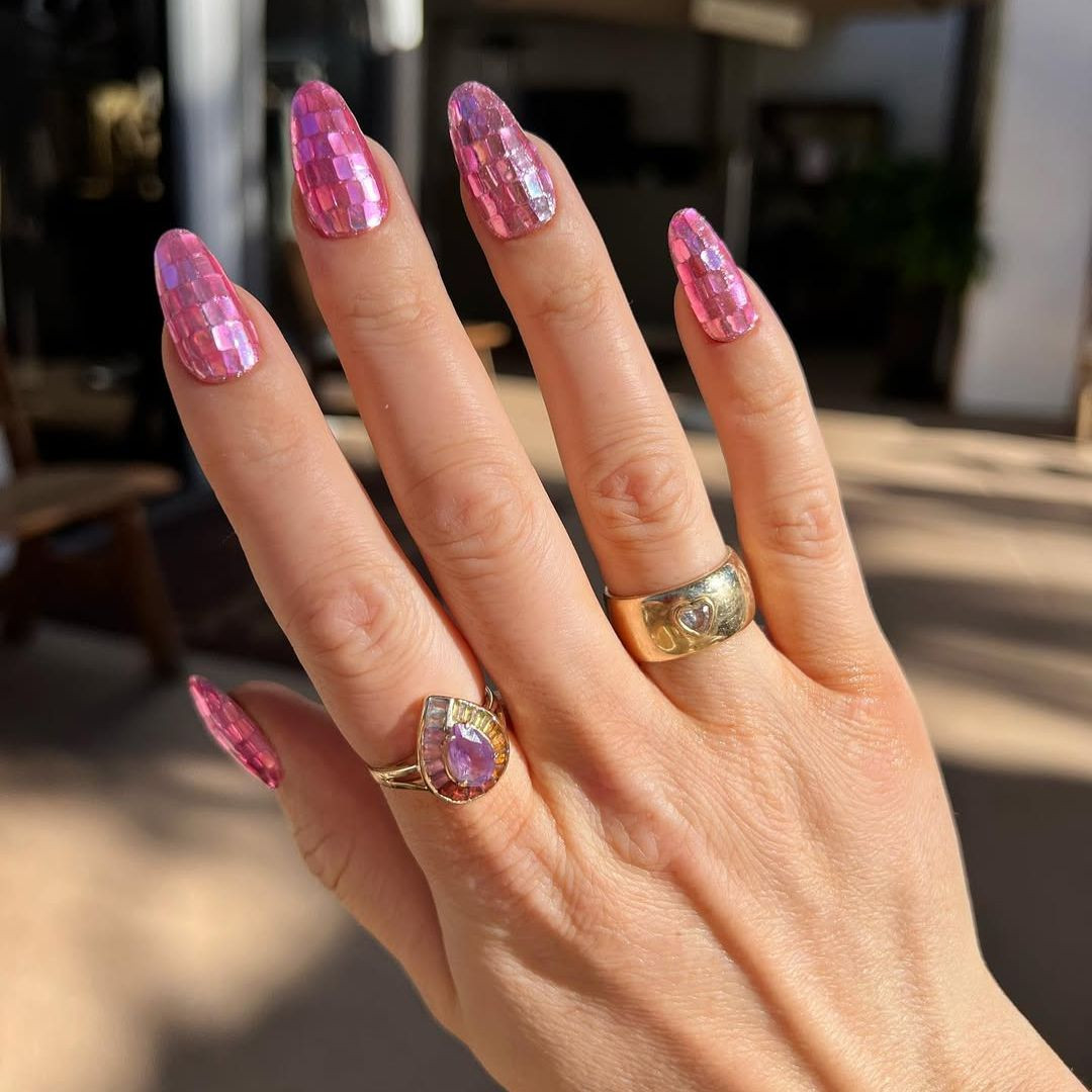 39 Sparkling Nail Ideas to Help You Ring in the New Year | Vogue