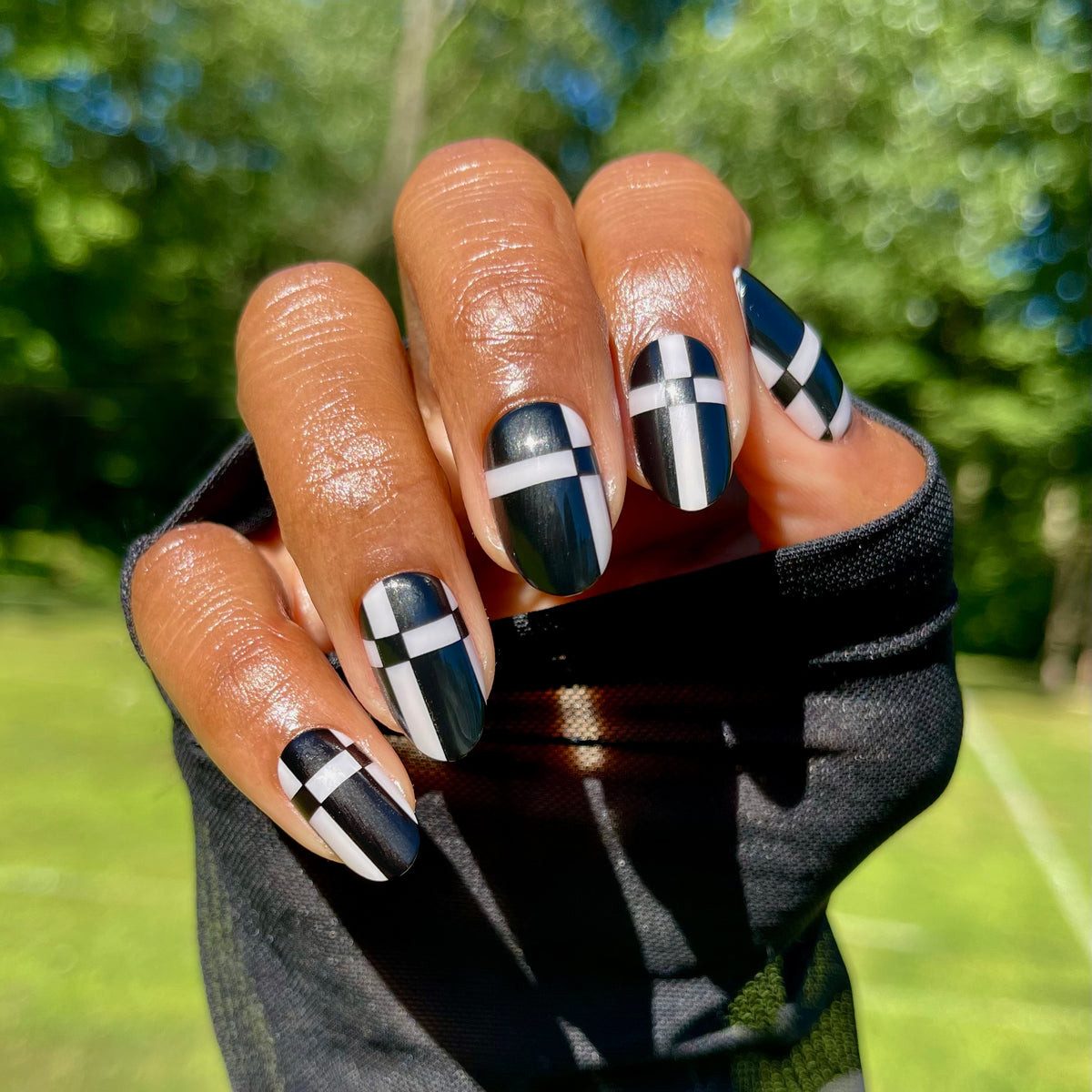 Bold Black and White Plaid Square Nails Bold Black and White Plaid Square Nails — Geometric Nails