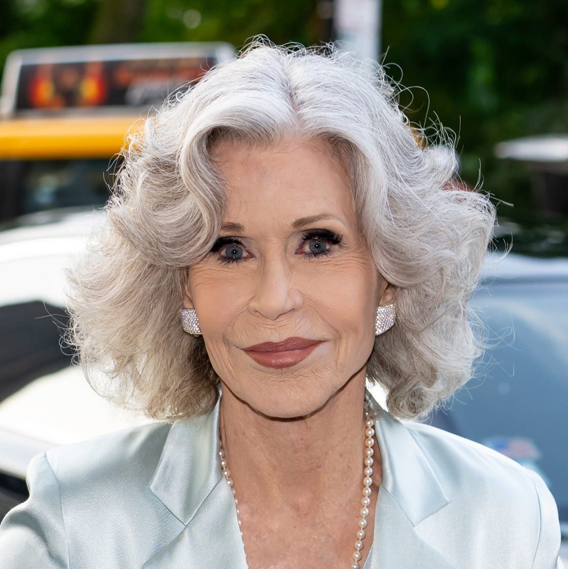 Gray Chin Bob Soft Volume Gray Chin Bob Soft Volume — Gray Curly Hair
