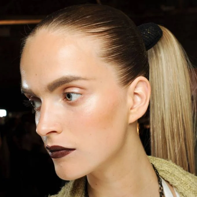 Layers Collarbone Blonde Wavy Wet Look — Wet Look Hairstyles