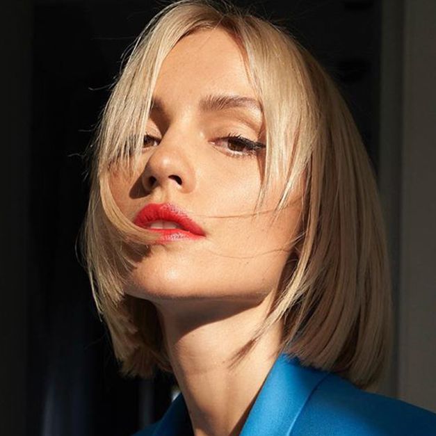 Platinum Blonde Graphic Blunt Bob Platinum Blonde Graphic Blunt Bob — Straight Hairstyles