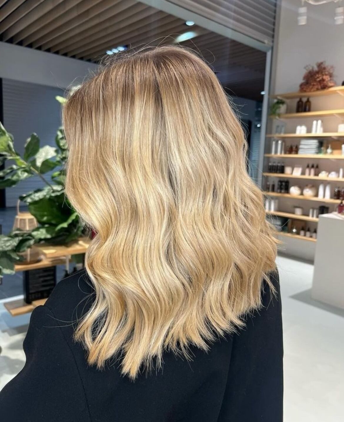 Honey Blonde Collarbone Layers — Blonde Hair Colors