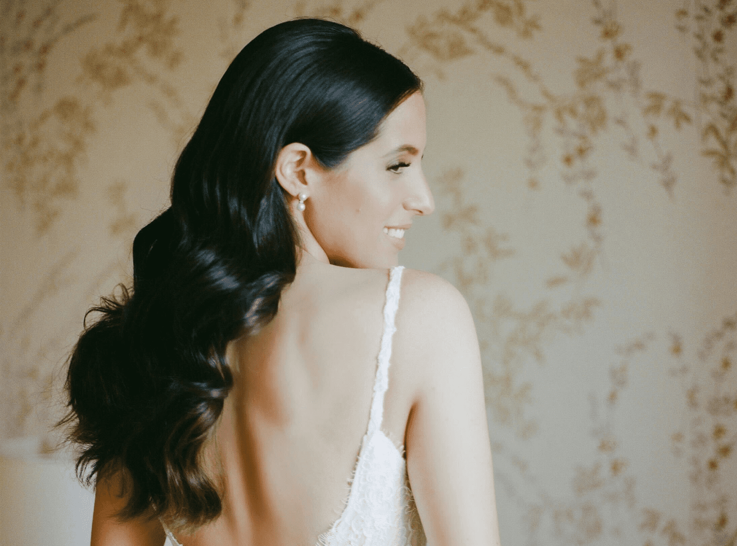 Glamorous Dark Brown Side-Swept Waves Glamorous Dark Brown Side-Swept Waves — Wedding Hairstyles