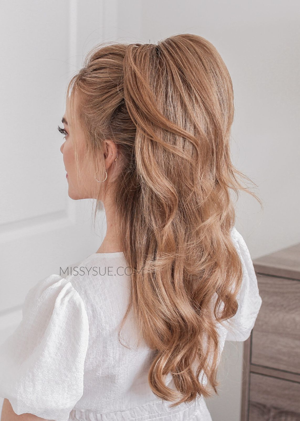 Visual Idea — Half Up Half Down Medium Hair