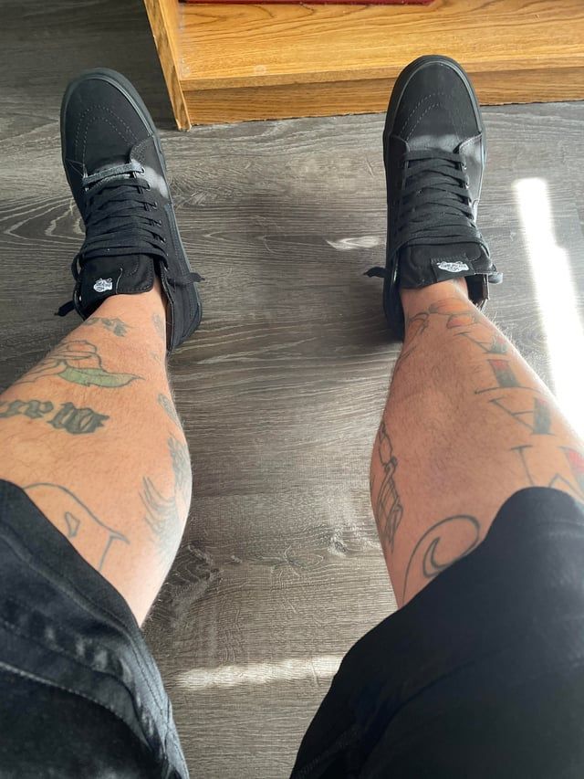 All-Black High-Top Vans with Fitted Shorts All-Black High-Top Vans with Fitted Shorts — Vans Outfits