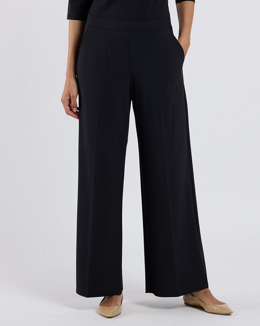 Business Trip Effortless Black Wide-Leg Trousers for Comfortable Business Travel Business Trip Effortless Black Wide-Leg Trousers for Comfortable Business Travel — Business Trip Outfits