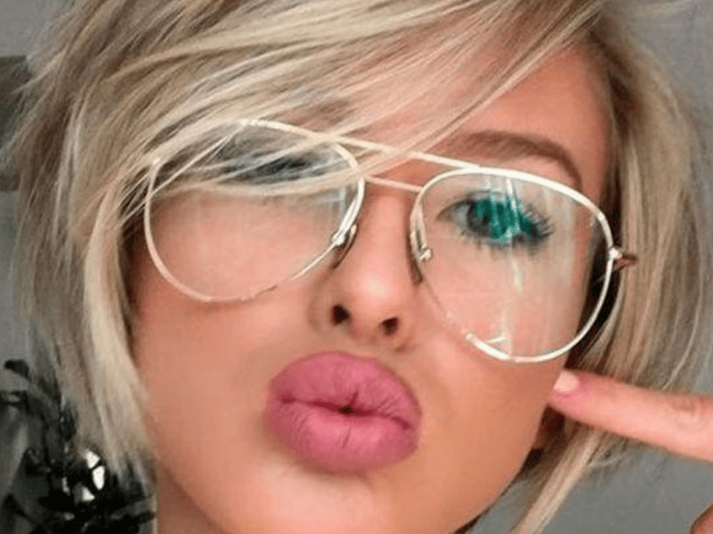 Wavy Collarbone Bob With Side Bangs — Short Haircuts with Glasses