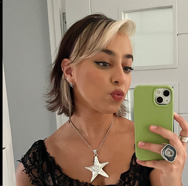 Wavy Bob With Blonde and Brown Split — Two Tone Hair
