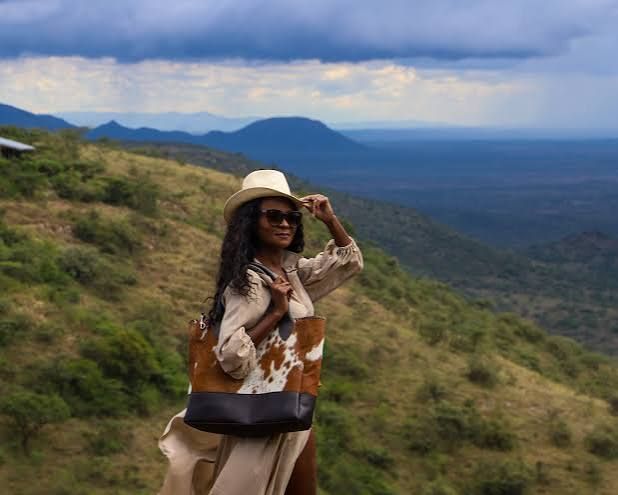 None Visible Chic Beige Safari Dress with Wide-Brimmed Hat — Safari Outfits