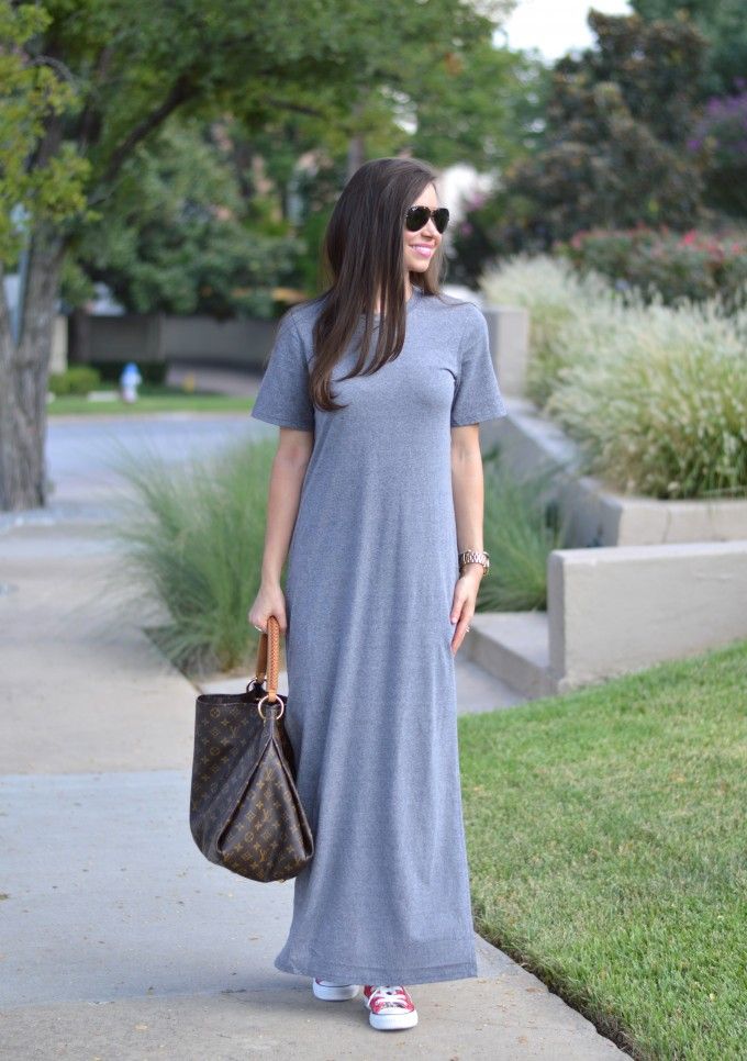 Maxi Tee Dress with Bold Red Sneakers Maxi Tee Dress with Bold Red Sneakers — T Shirt Dress Outfits
