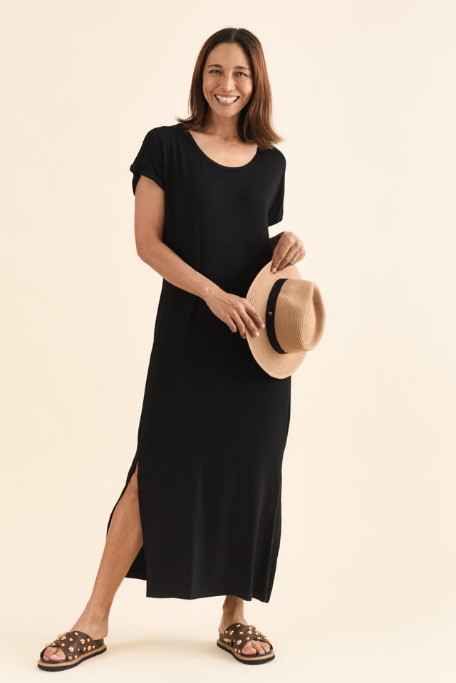 Straight Maxi Dress with Side Slit Detail — Outfits for Inverted Triangle