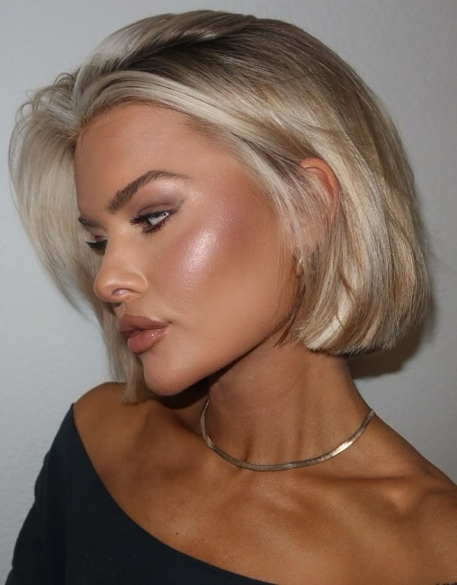 Creamy Blonde Bob With Face-Framing Highlights — Blonde Highlights