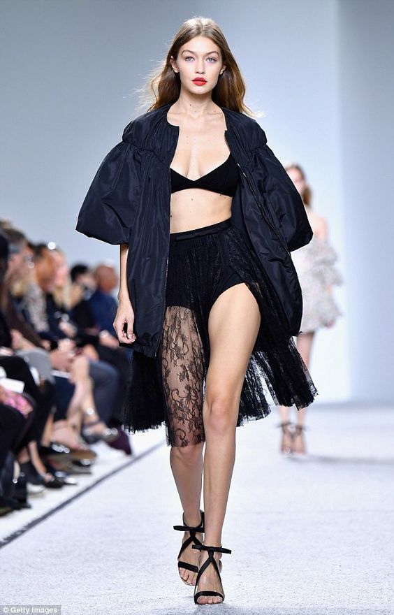 Bold Contrast: Lace Shorts with an Oversized Jacket — Outfits for Skinny Girls
