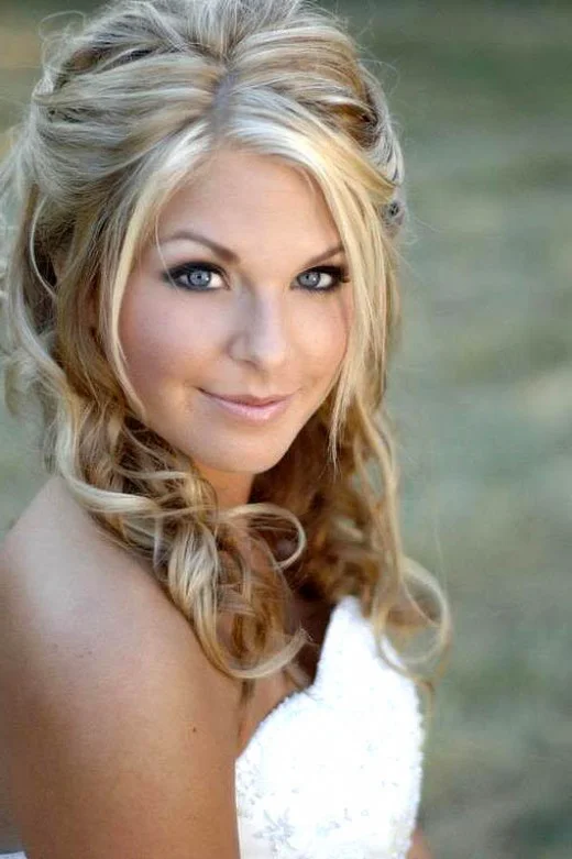Ash Blonde With Platinum Highlights Visual Idea Ash Blonde With Platinum Highlights Visual Idea — Wedding Hairstyles for Medium Hair
