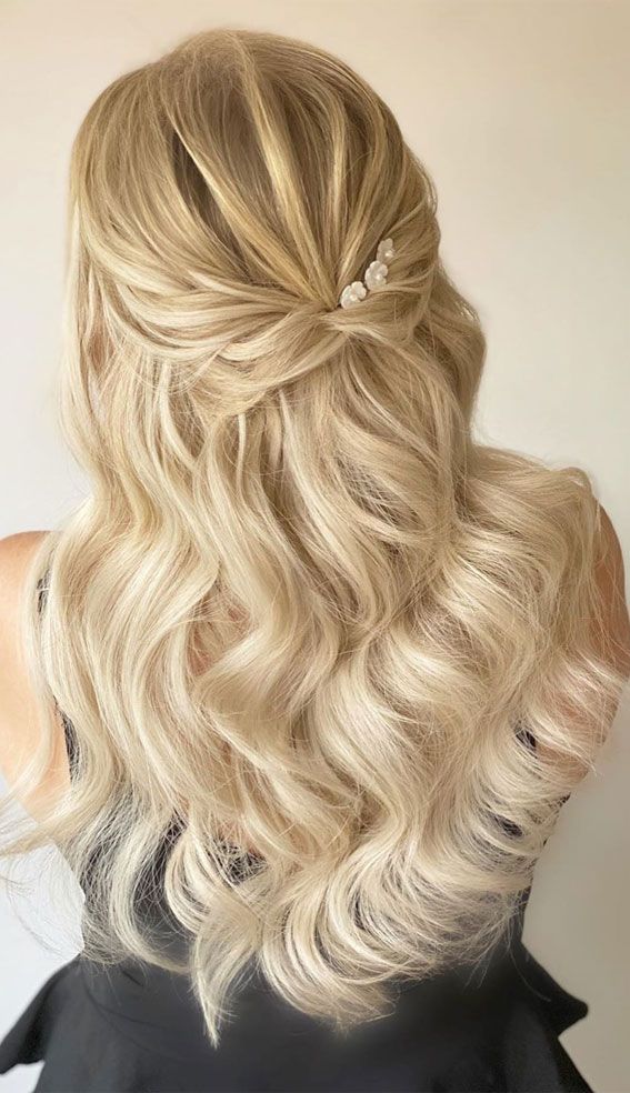 Pearl Accessory Soft Waves Platinum Pearl Accessory Soft Waves Platinum — Half Up Half Down Long Hair
