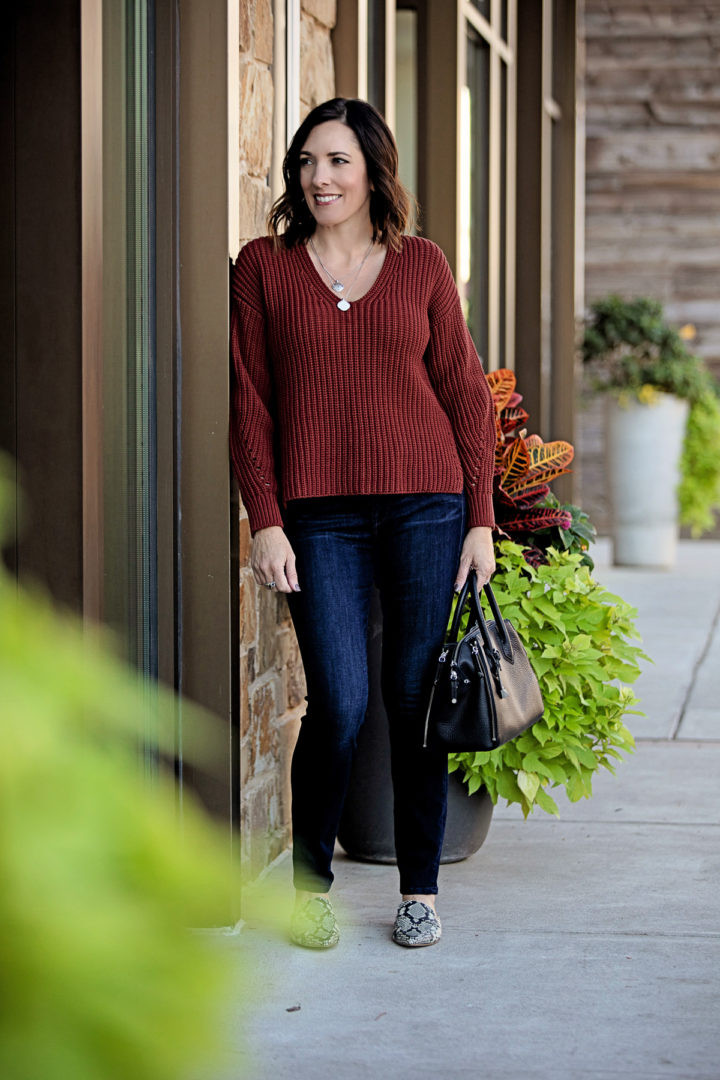 Casual Outfit Idea — Dark Wash Jeans Outfits