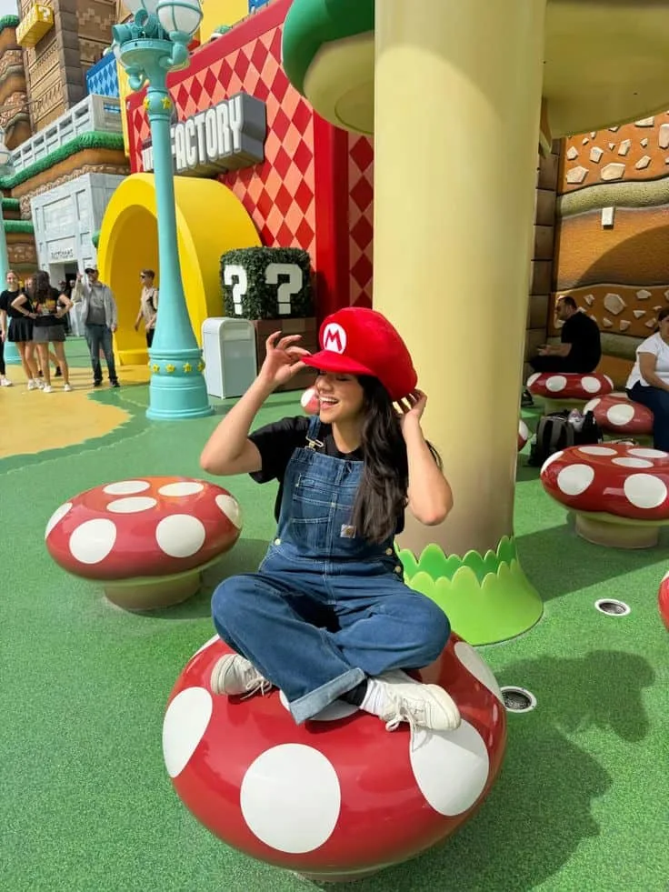 Effortless Comfort in an Oversized Shirt and Linen Shorts Effortless Comfort in an Oversized Shirt and Linen Shorts — Universal Studios Outfits