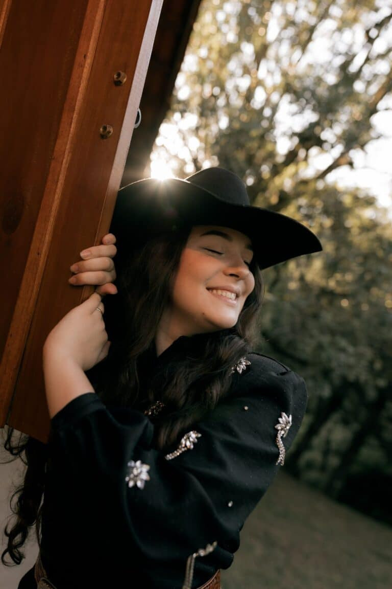 Soft Waves with Wispy Bangs — Cowboy Hat Hairstyles