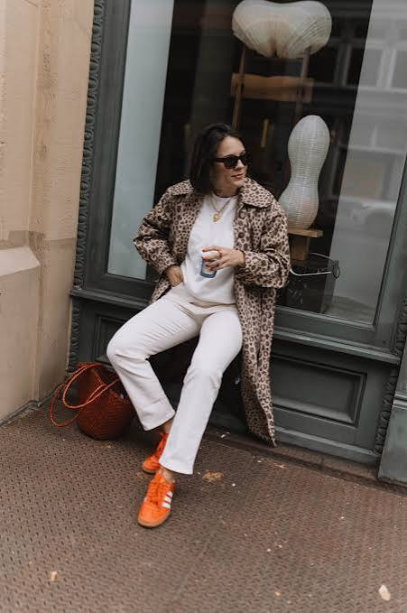 Statement Outerwear: Leopard Coat and White Jeans Statement Outerwear: Leopard Coat and White Jeans — White Jeans Outfits