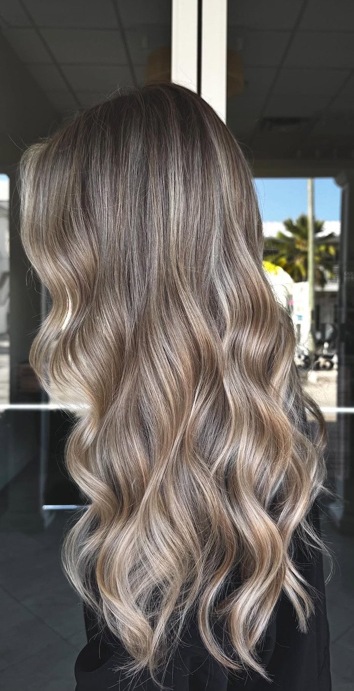 Collarbone Creamy Mushroom Blonde