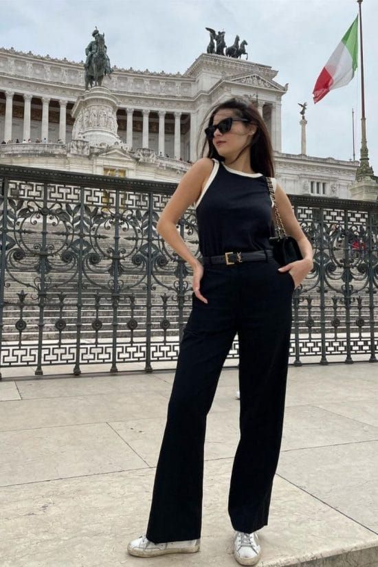 Chic Black and White Wide-Leg Trousers for Day Sightseeing Chic Black and White Wide-Leg Trousers for Day Sightseeing — Rome Outfits