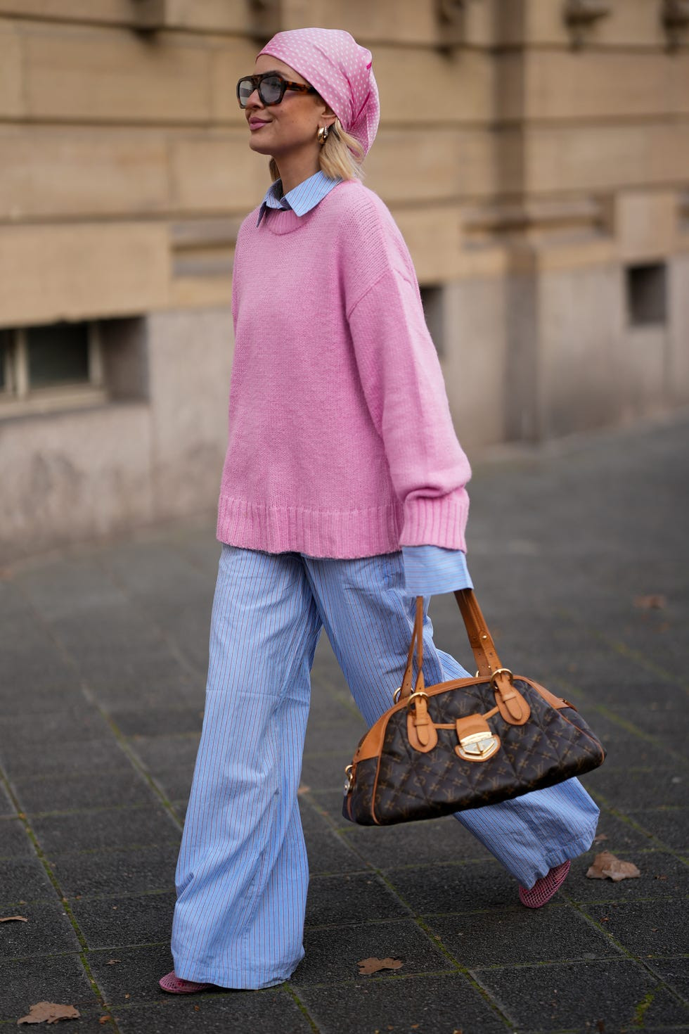 Cozy Chic: Pink Headscarf with Oversized Knitwear — Headscarf Outfits