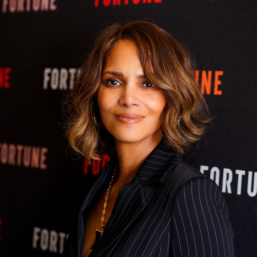 Chin-Length Bob with Textured Waves for Fine Hair — Wavy Hairstyles