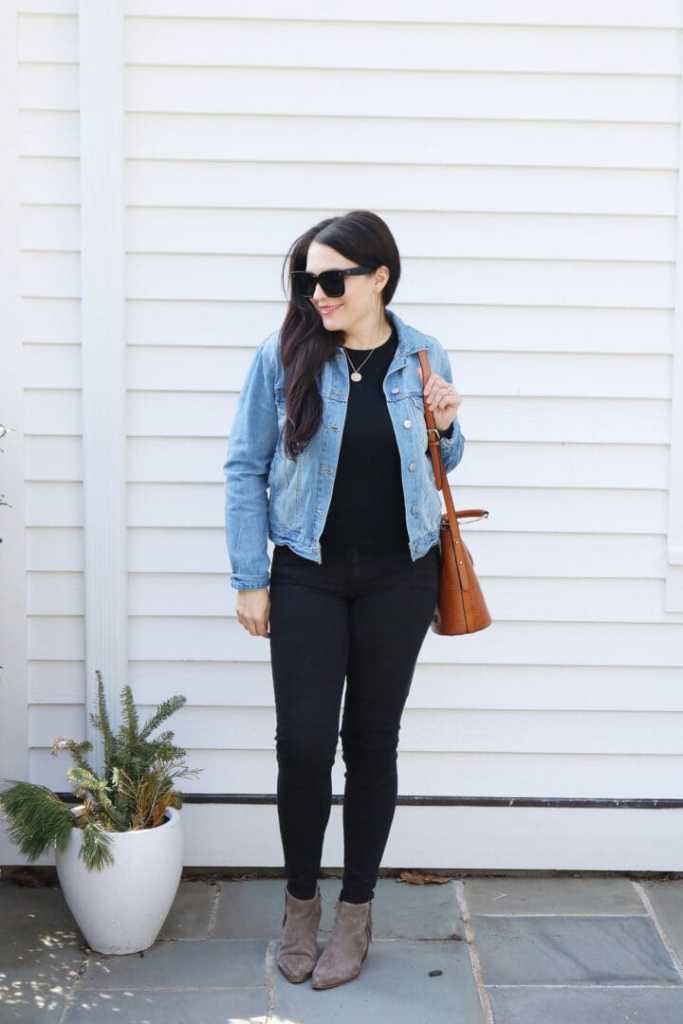 Light Wash Denim Jacket with Black Tee and Skinny Jeans Light Wash Denim Jacket with Black Tee and Skinny Jeans — Jean Jacket Outfits