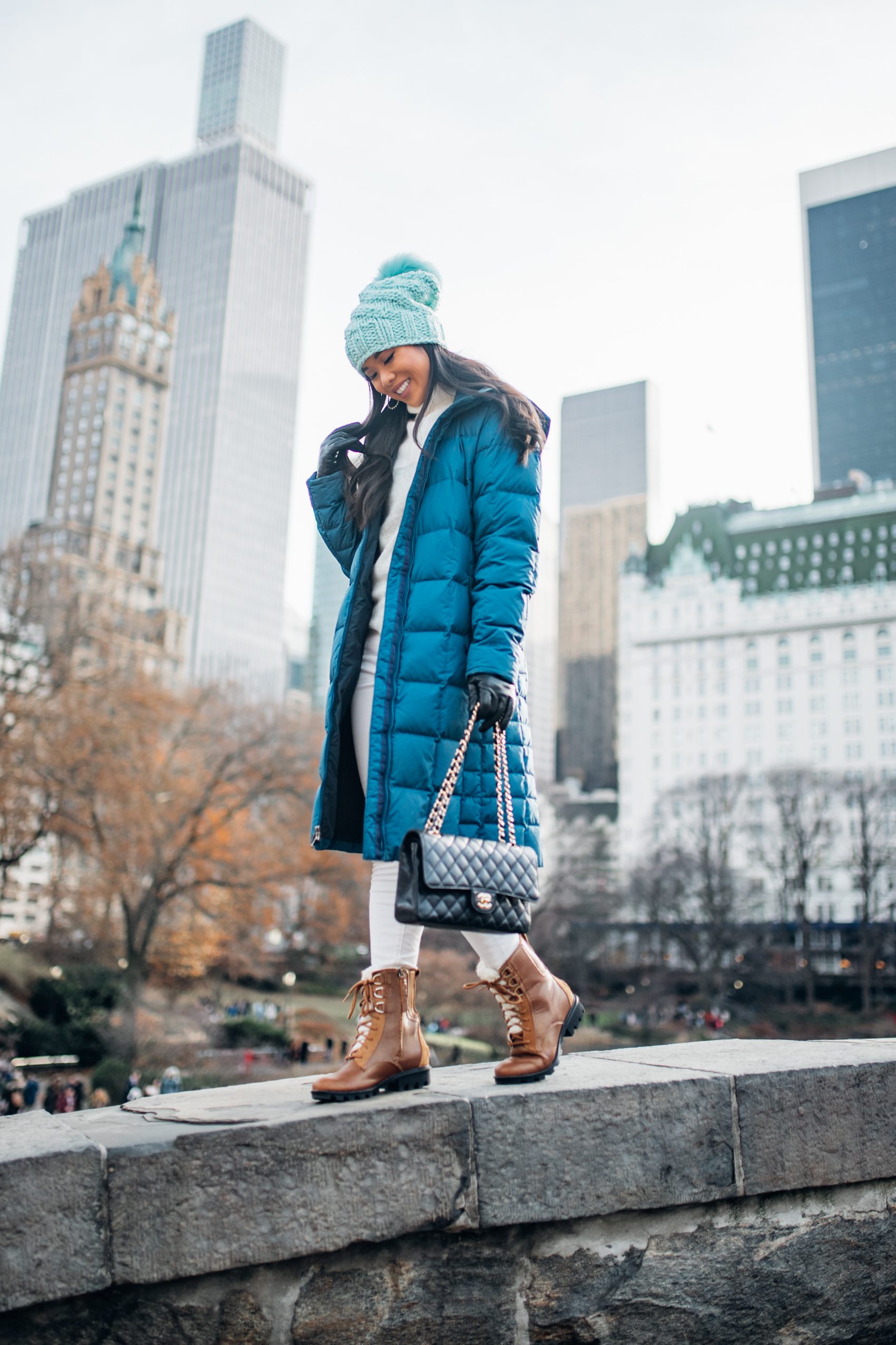Blue Puffer Coat and White Pants for Winter Casual Blue Puffer Coat and White Pants for Winter Casual — Colorful Outfits