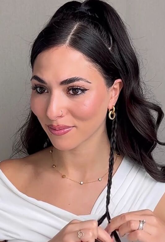 Half-Up Style with Detailed Braiding Half-Up Style with Detailed Braiding — Hairstyles for Greasy Hair