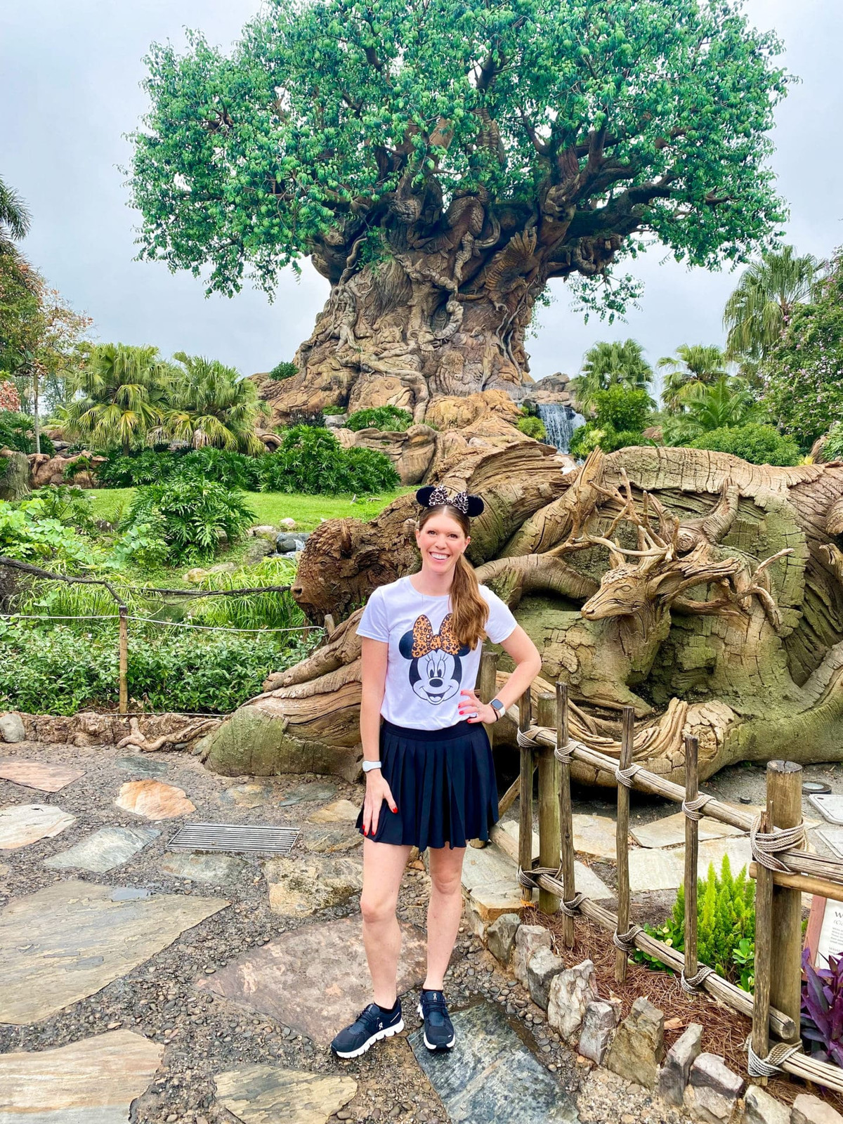Minnie Mouse Tee with Black Pleated Skirt — Theme Park Outfits
