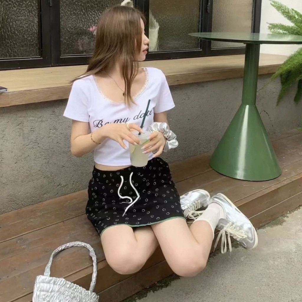 Metallic Shine: Silver Onitsuka Tiger Sneakers for a Casual Statement Metallic Shine: Silver Onitsuka Tiger Sneakers for a Casual Statement — Onitsuka Tiger Outfits