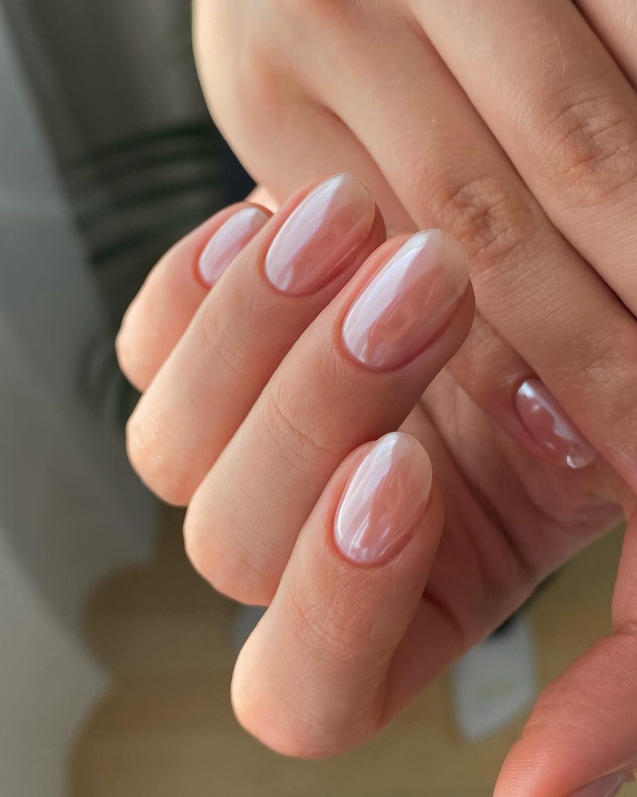 Pearlescent Glossy Visual Idea Pearlescent Glossy Visual Idea — Glass Nails