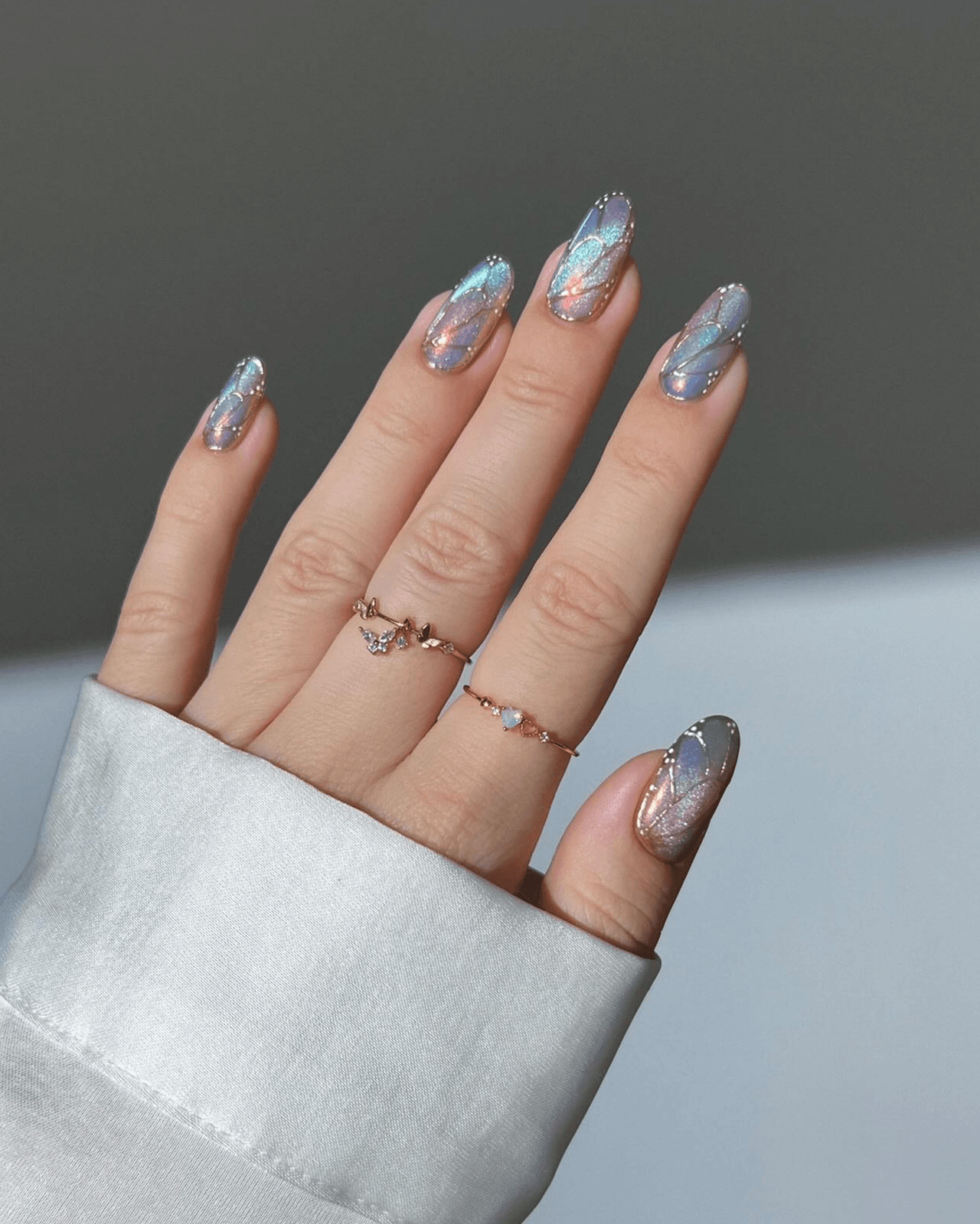 Iridescent Gradient Butterfly Wing Oval Iridescent Gradient Butterfly Wing Oval — Butterfly Nails