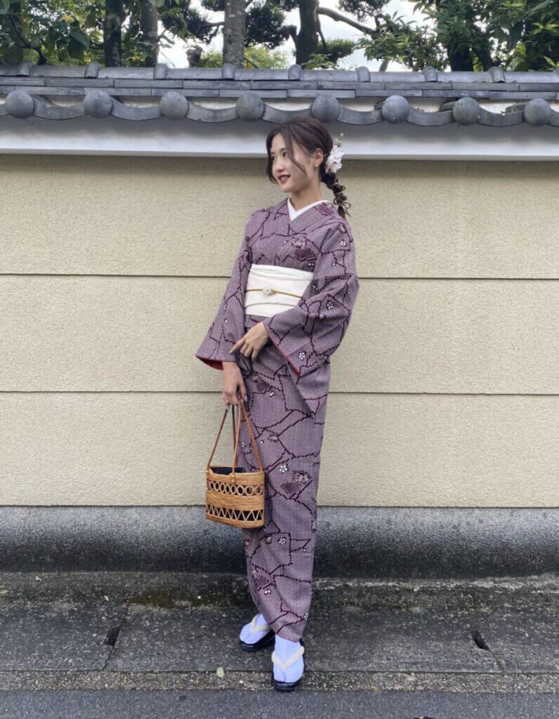 Purple Geometric Kimono and Woven Bag for Kyoto Sightseeing — Kyoto Outfits