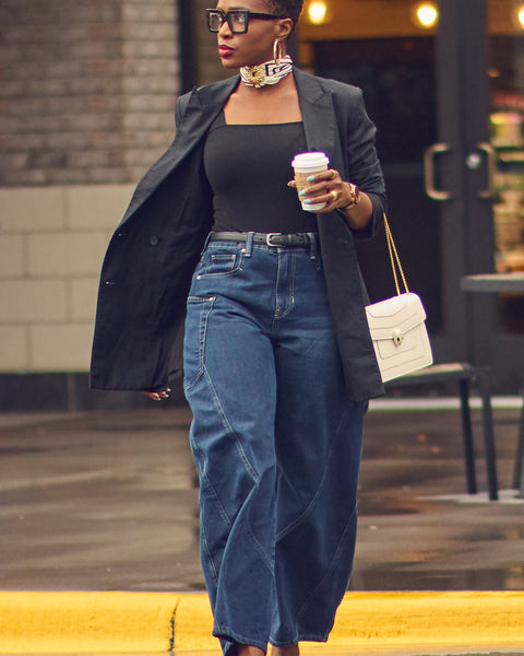 Business Casual Barrel Jeans with Fitted Top and Structured Blazer Business Casual Barrel Jeans with Fitted Top and Structured Blazer — Barrel Jeans Outfits