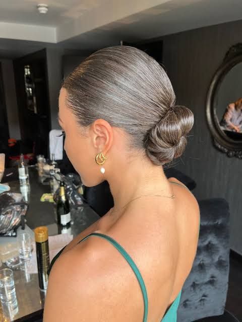Layers Visual Idea Layers Visual Idea — Sleek Bun Wedding Hair