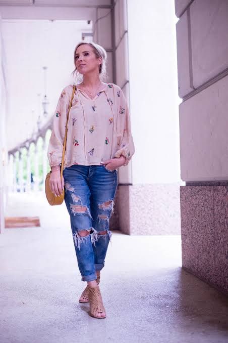 Distressed Boyfriend Jeans with Embroidered Blouse Distressed Boyfriend Jeans with Embroidered Blouse — Boyfriend Jeans Outfits