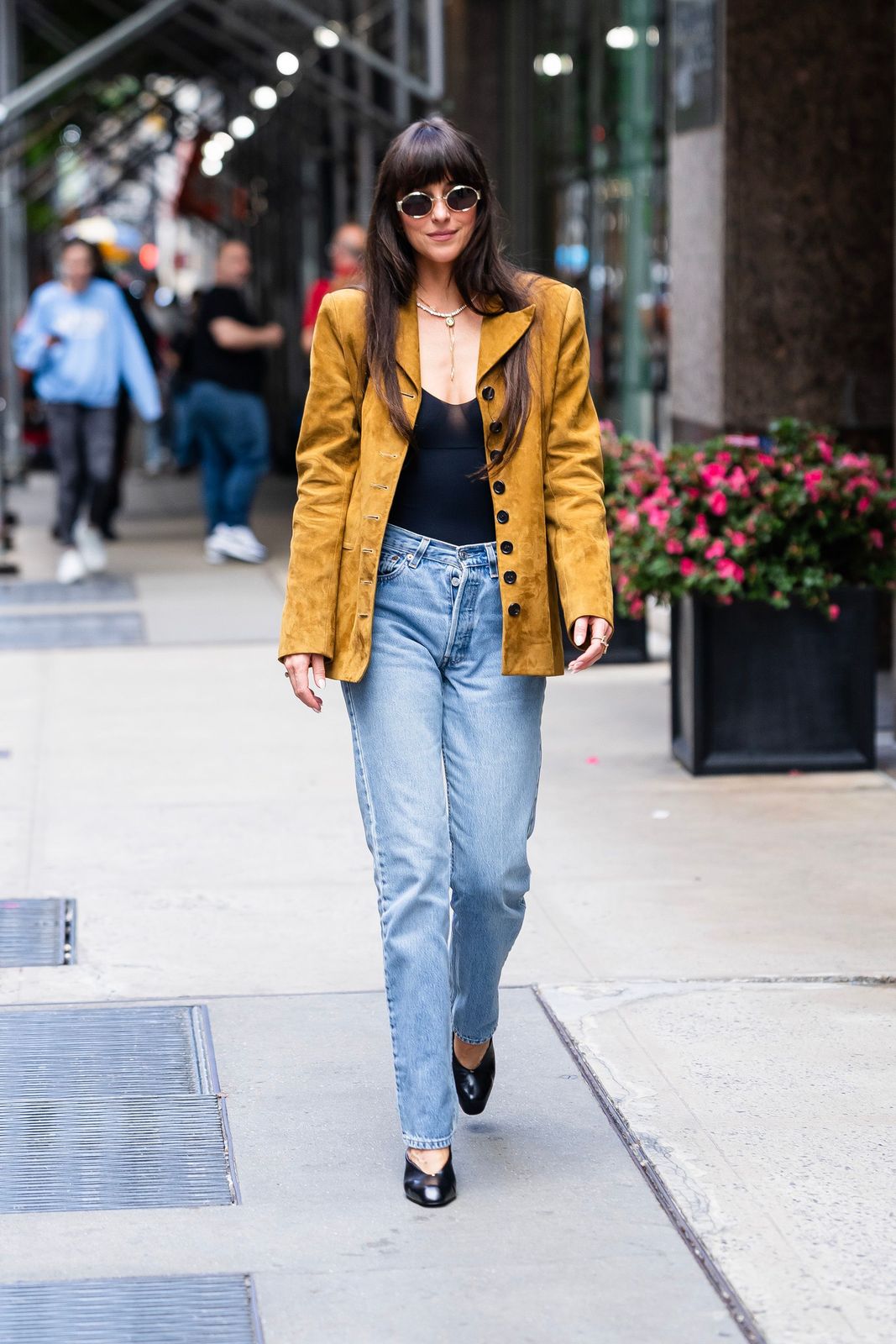Sophisticated Chic: Straight Leg Jeans with a Suede Blazer — Light Wash Jeans Outfits