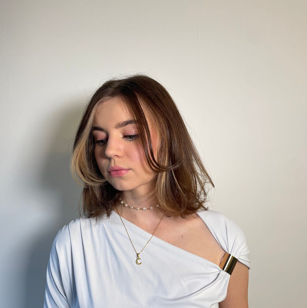 Dark Brown Bob With Bold Money Piece — Hair Color for Thin Hair
