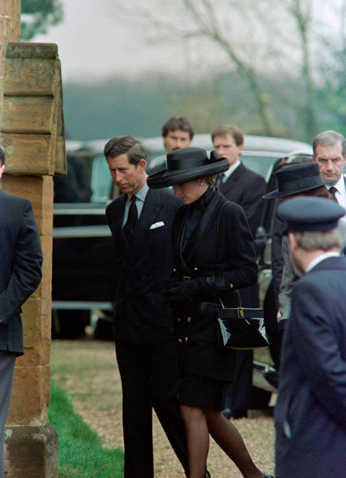 Structured Black Jacket and Skirt with Wide-Brimmed Hat Structured Black Jacket and Skirt with Wide-Brimmed Hat — Funeral Outfits
