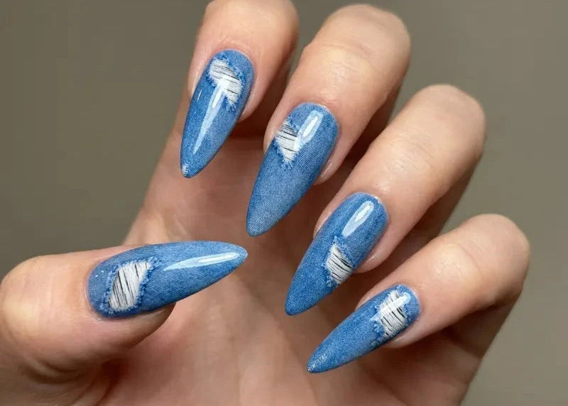 Ripped Denim Stiletto Nails with Threads Ripped Denim Stiletto Nails with Threads — Denim Nails