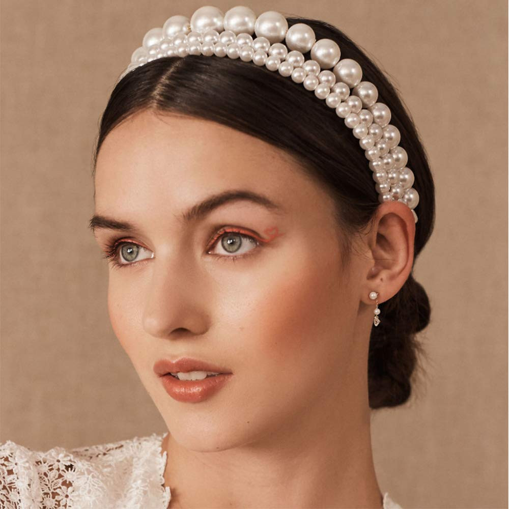 Sleek Low Bun With Chunky Pearl Headband Sleek Low Bun With Chunky Pearl Headband — Pearl Headband Hairstyles