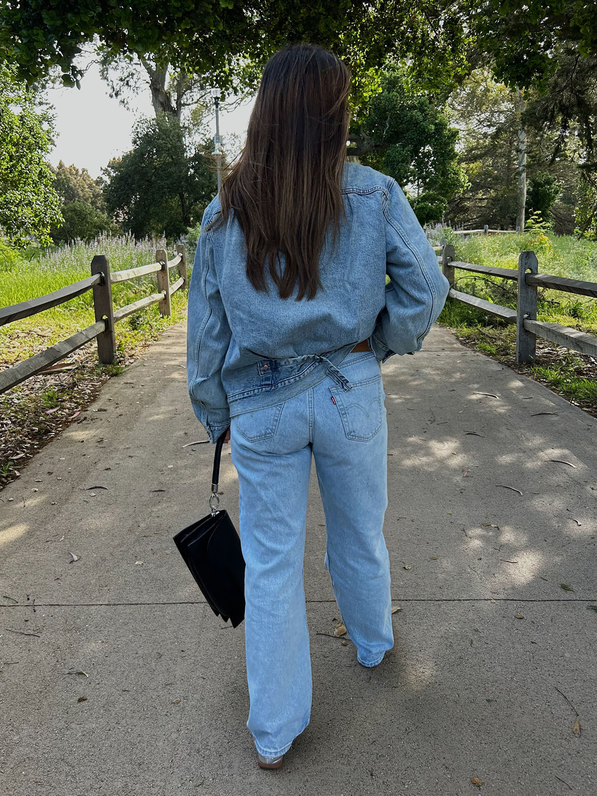 Monochromatic Denim with Brown Accents Monochromatic Denim with Brown Accents — Levi's Outfits