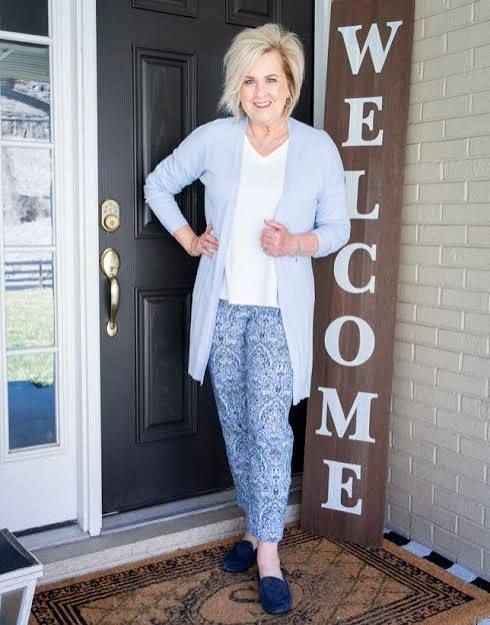 Long Cardigan Over T-Shirt with Patterned Pants — Outfits for Short Torso